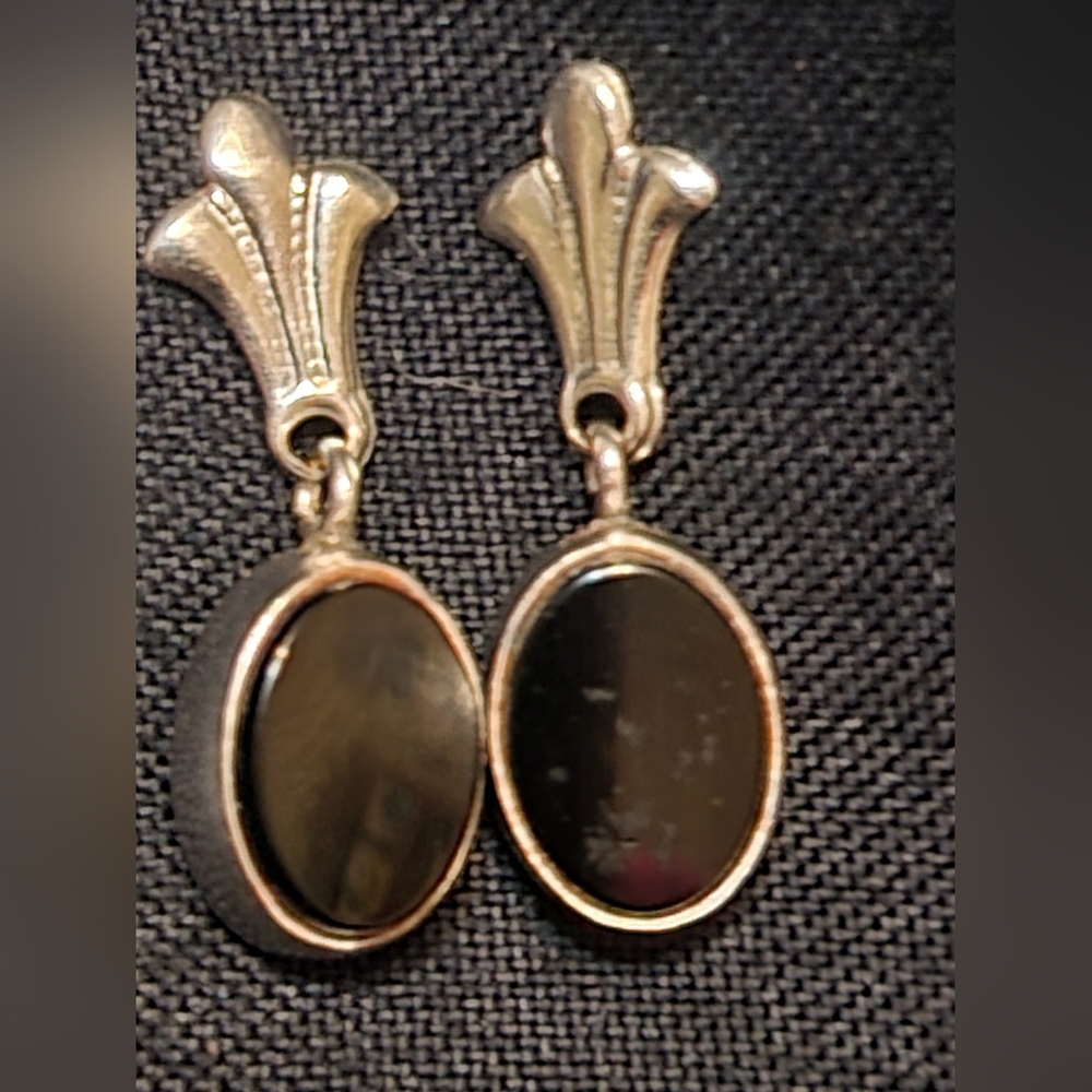 14kt White Gold Black Onyx Dangle Earrings